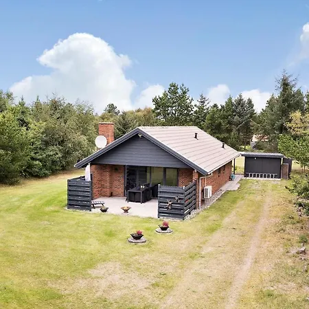 Ved Vesterhavet بيت للعطل